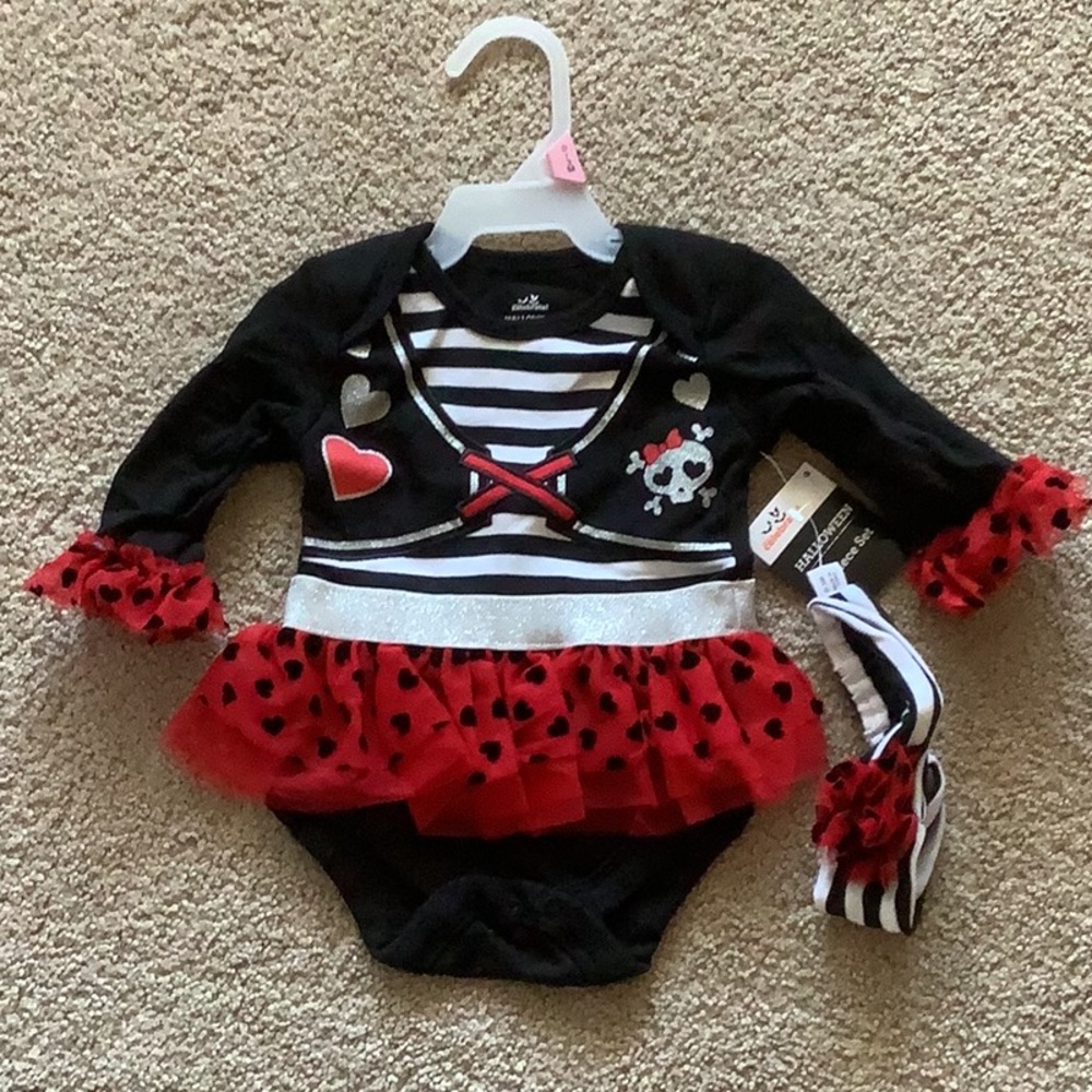 NWT Newborn 0-3 Months 2 piece Halloween set